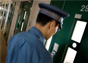 جرم برای بقا | داستان سالمندانی که عمداً به زندان میروند